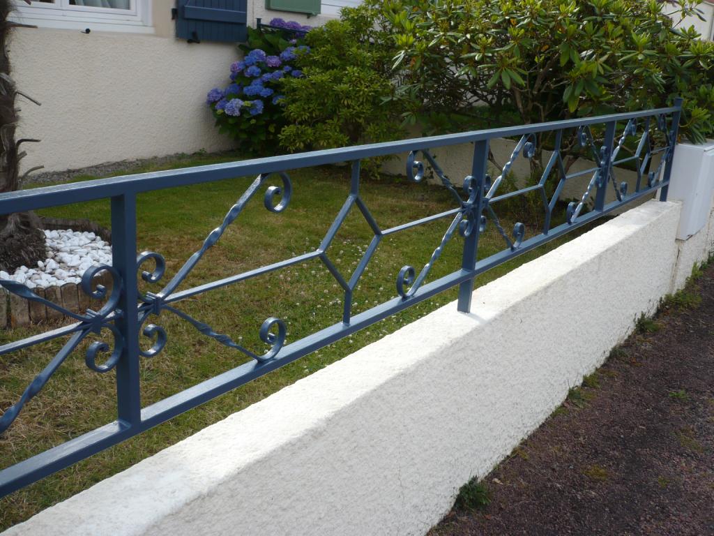 Peinture sur grilles métalliques extérieures